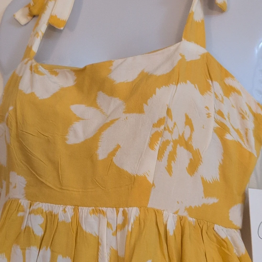 Yellow and White Floral Sundress with Tie Straps - Picture 7 of 15